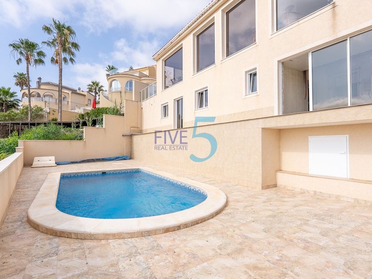 Villa for Sale in Alicante, Valencia 34