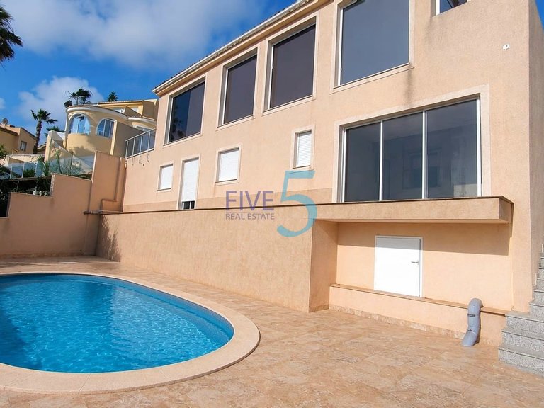 Villa for Sale in Alicante, Valencia 1