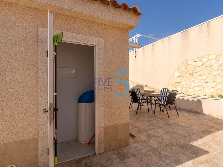 Villa for Sale in Alicante, Valencia 29