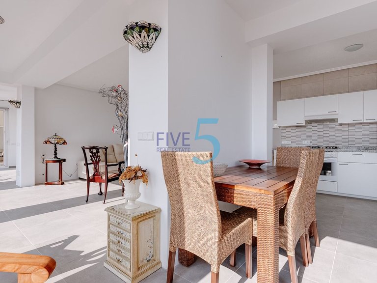Villa for Sale in Alicante, Valencia 9