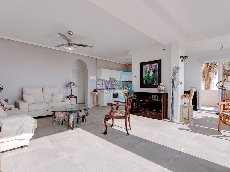 Villa for Sale in Alicante, Valencia 4