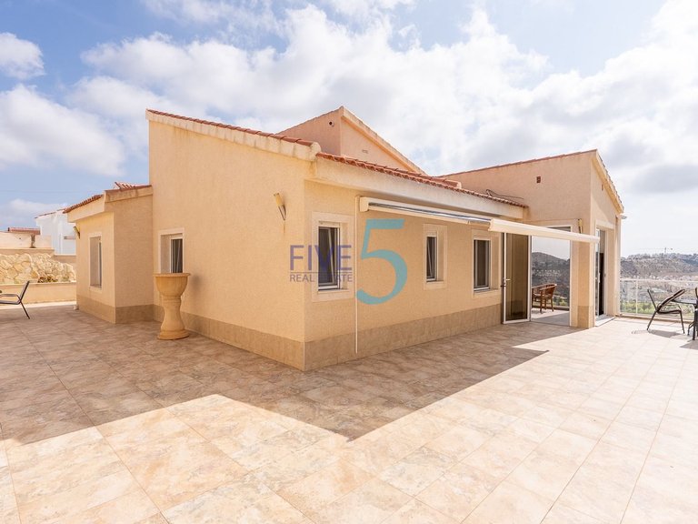 Villa for Sale in Alicante, Valencia 37