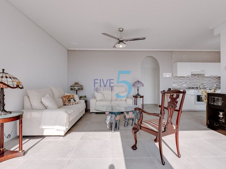Villa for Sale in Alicante, Valencia 6