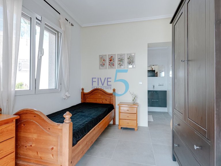 Villa for Sale in Alicante, Valencia 18