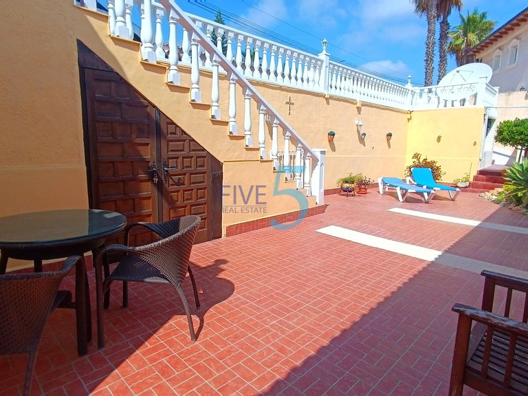Villa for Sale in Alicante, Valencia 11