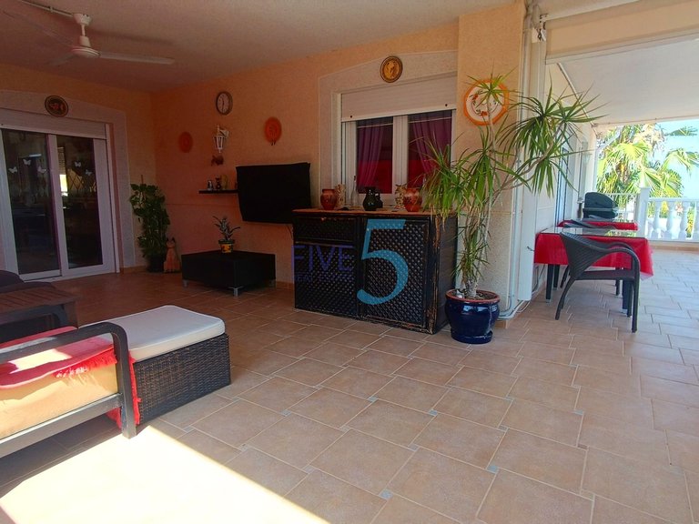 Villa for Sale in Alicante, Valencia 24