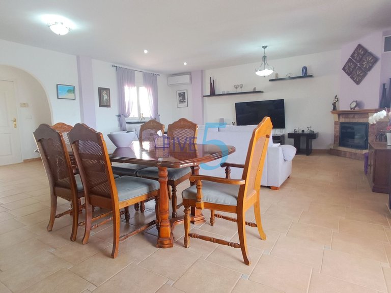 Villa for Sale in Alicante, Valencia 18