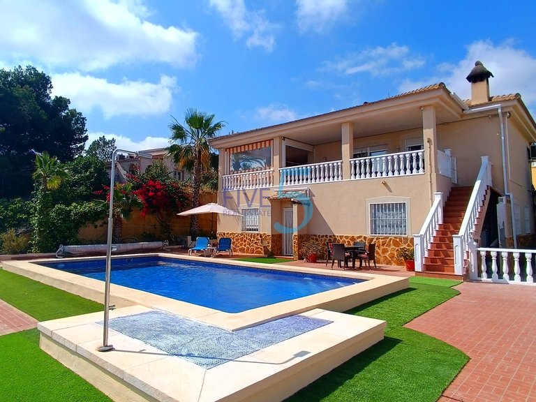 Villa for Sale in Alicante, Valencia 1