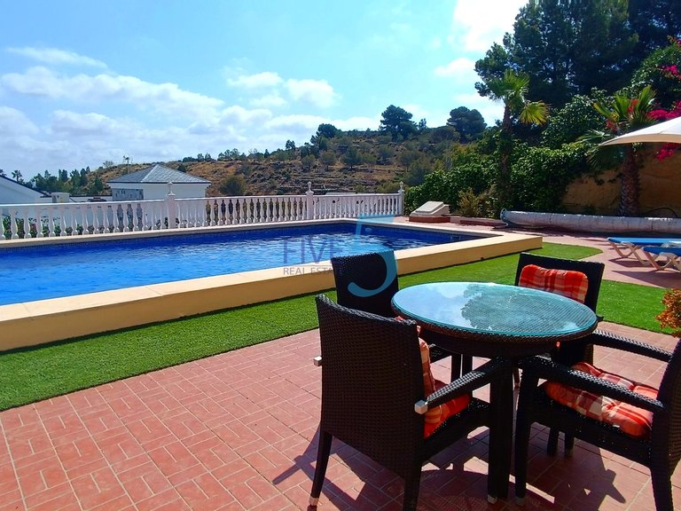 Villa for Sale in Alicante, Valencia 7