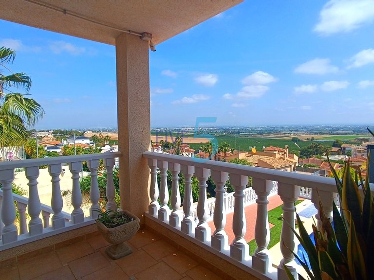 Villa for Sale in Alicante, Valencia 30