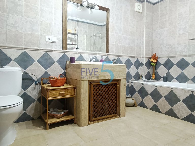Villa for Sale in Alicante, Valencia 41