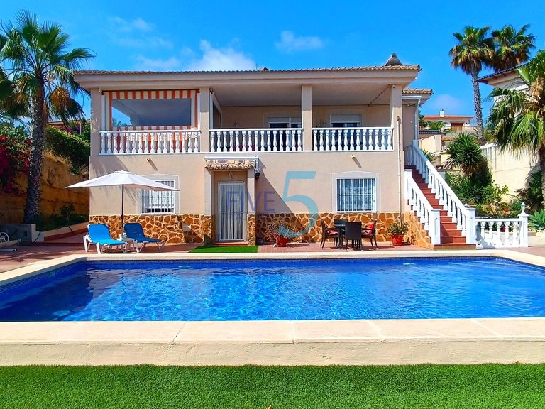 Villa for Sale in Alicante, Valencia 5