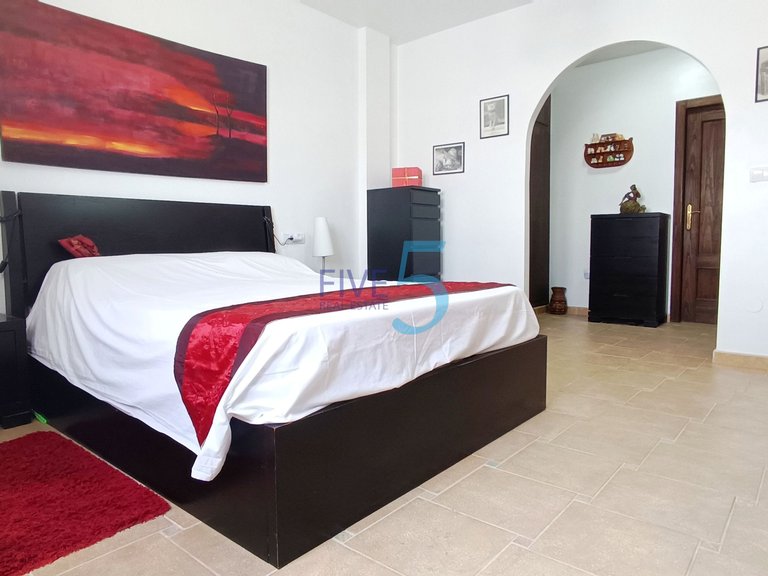 Villa for Sale in Alicante, Valencia 32