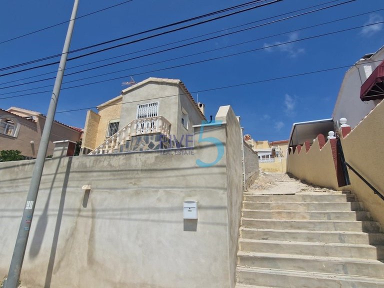 Villa for Sale in Alicante, Valencia 6