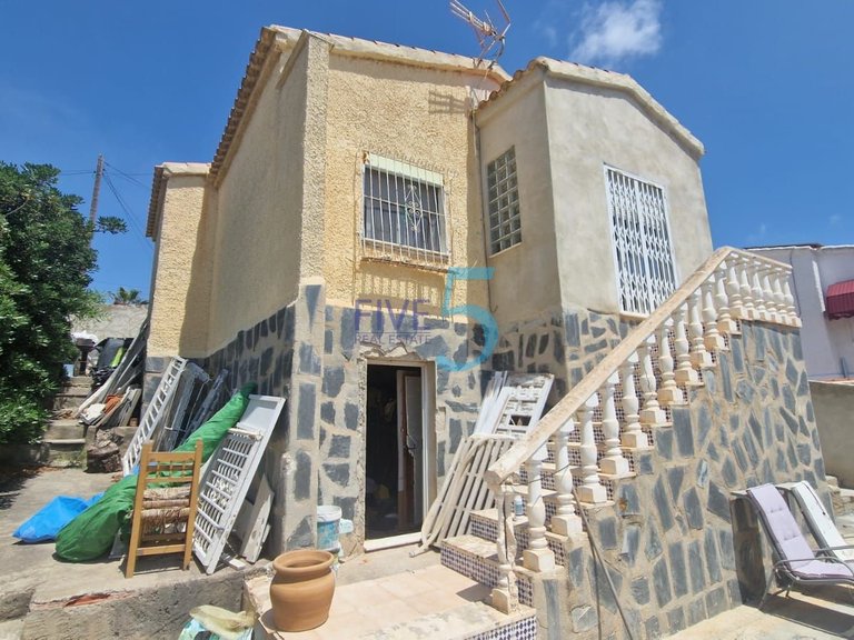 Villa for Sale in Alicante, Valencia 1