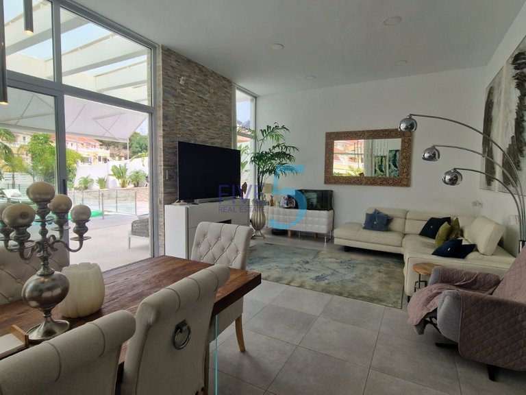 Villa for Sale in Alicante, Valencia 8