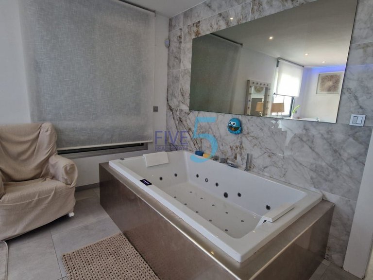 Villa for Sale in Alicante, Valencia 17