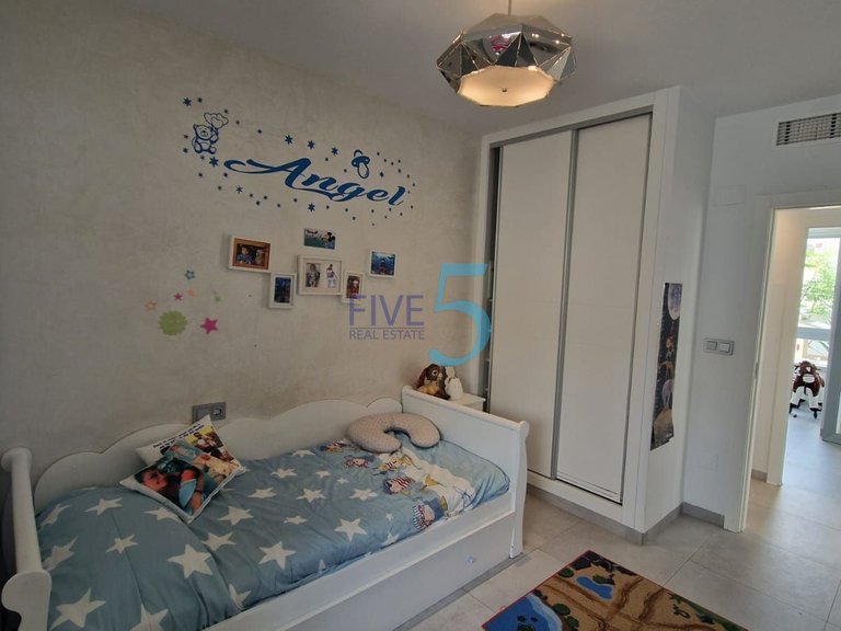 Villa for Sale in Alicante, Valencia 28