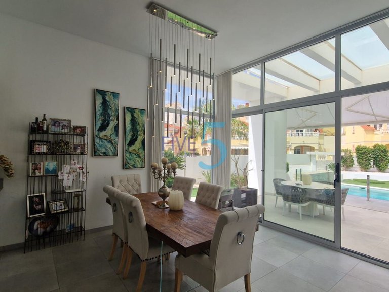 Villa for Sale in Alicante, Valencia 7