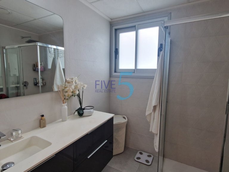 Villa for Sale in Alicante, Valencia 19