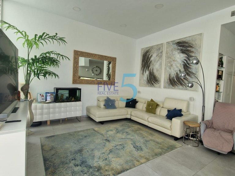 Villa for Sale in Alicante, Valencia 3
