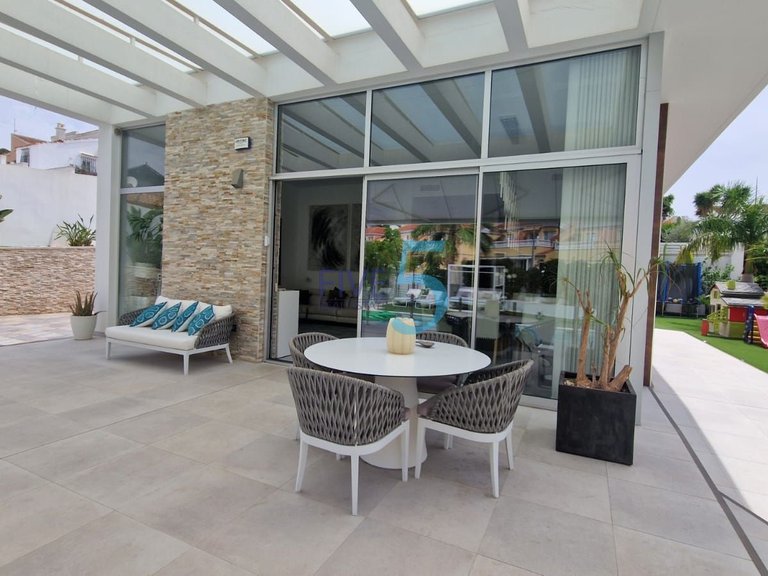 Villa for Sale in Alicante, Valencia 36