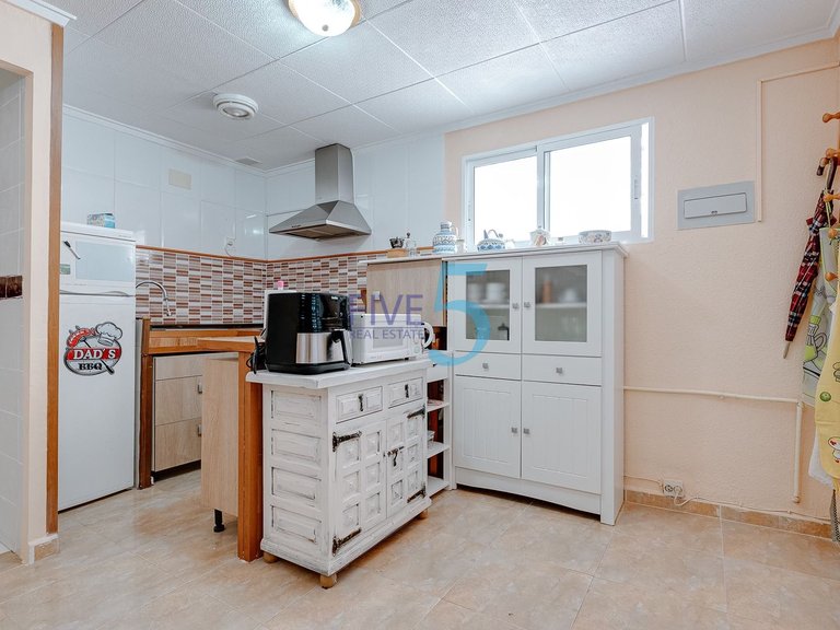 Villa for Sale in Alicante, Valencia 6