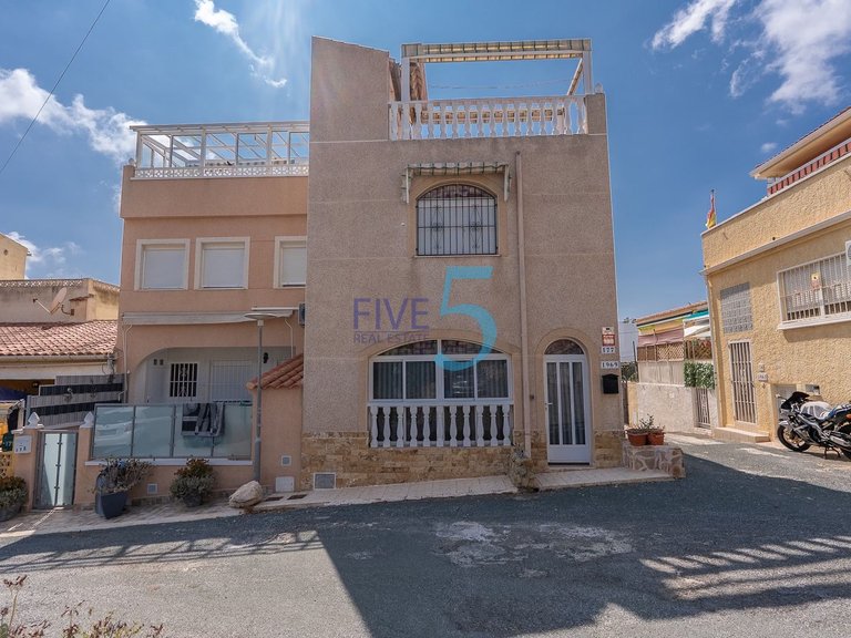 Villa for Sale in Alicante, Valencia 20