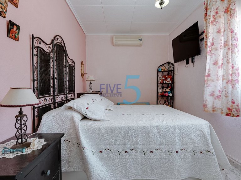Villa for Sale in Alicante, Valencia 8