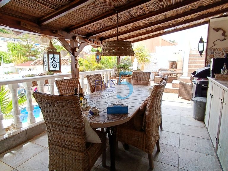 Villa for Sale in Alicante, Valencia 10