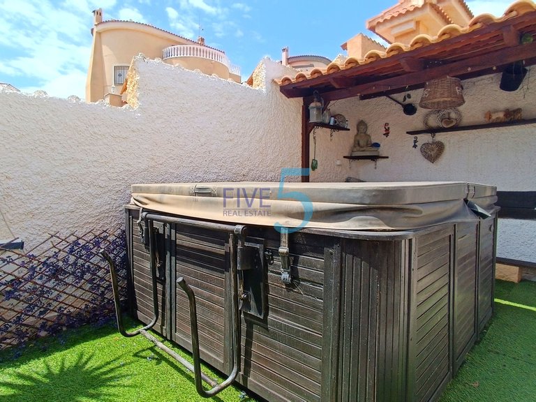 Villa for Sale in Alicante, Valencia 16