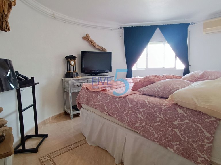 Villa for Sale in Alicante, Valencia 39