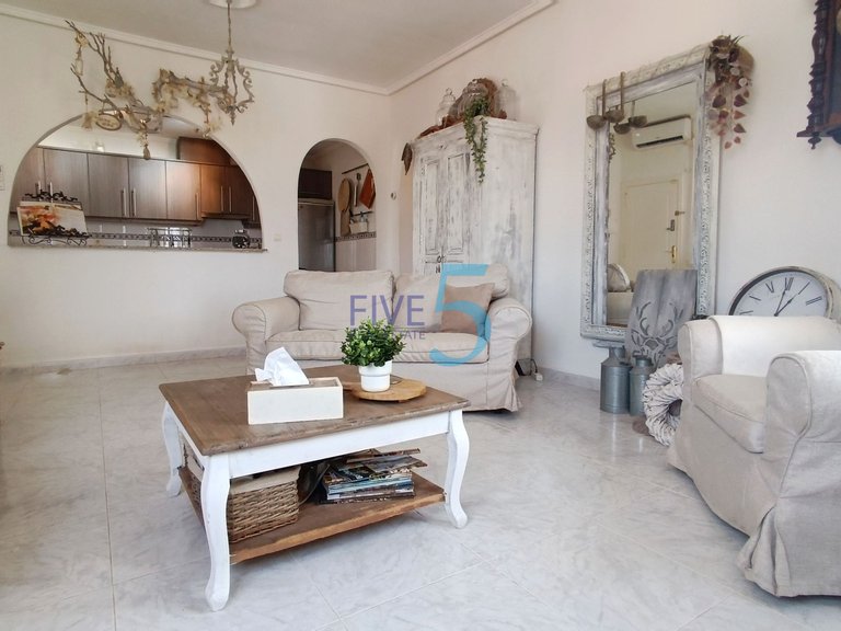 Villa for Sale in Alicante, Valencia 3