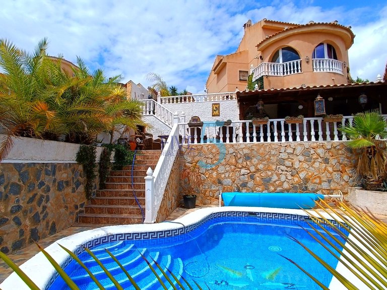 Villa for Sale in Alicante, Valencia 1