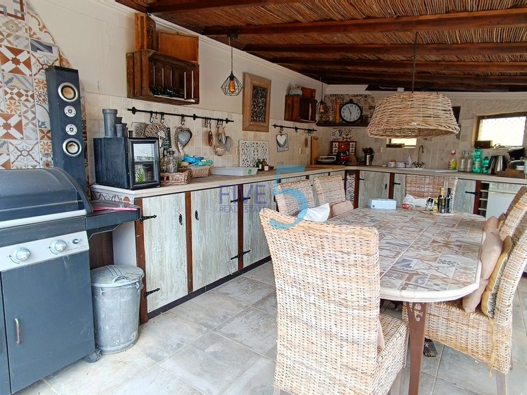 Villa for Sale in Alicante, Valencia 9