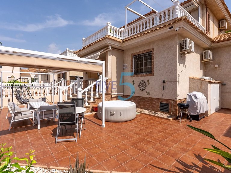 Villa for Sale in Alicante, Valencia 3