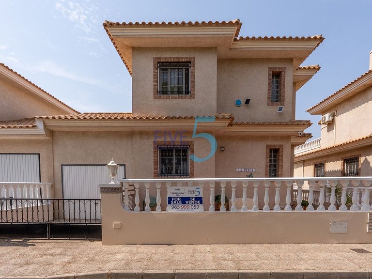 Villa for Sale in Alicante, Valencia 2