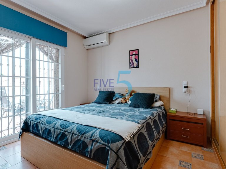 Villa for Sale in Alicante, Valencia 14