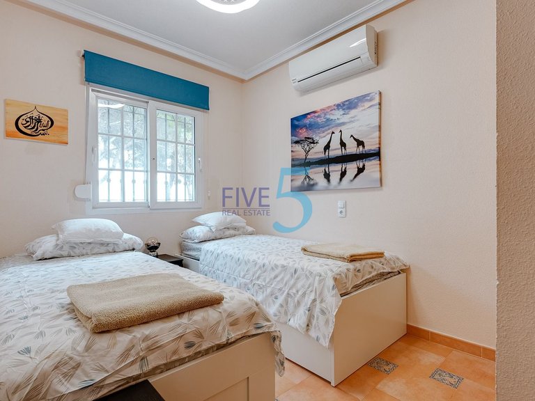 Villa for Sale in Alicante, Valencia 19