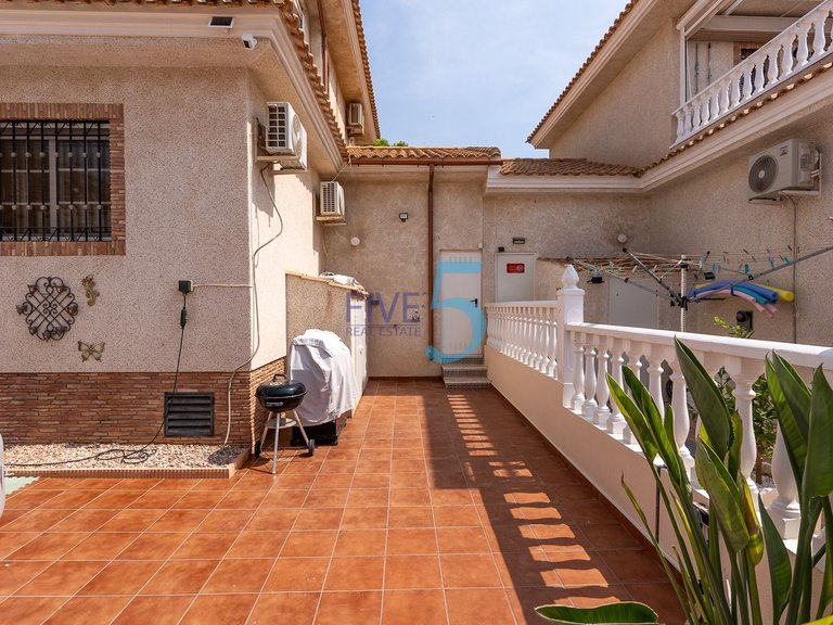 Villa for Sale in Alicante, Valencia 30