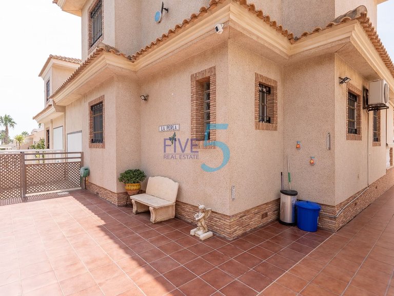 Villa for Sale in Alicante, Valencia 31