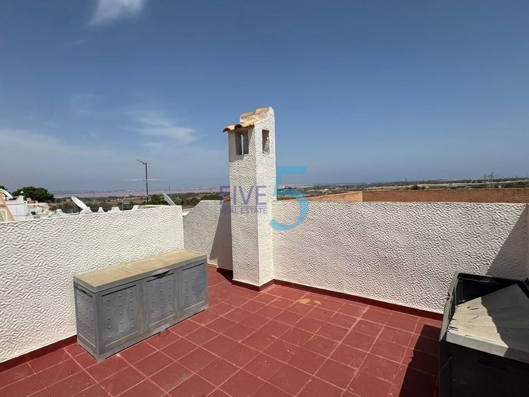 Villa for Sale in Alicante, Valencia 18