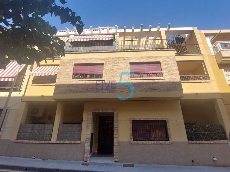 Penthouse for Sale in Alicante, Valencia 2