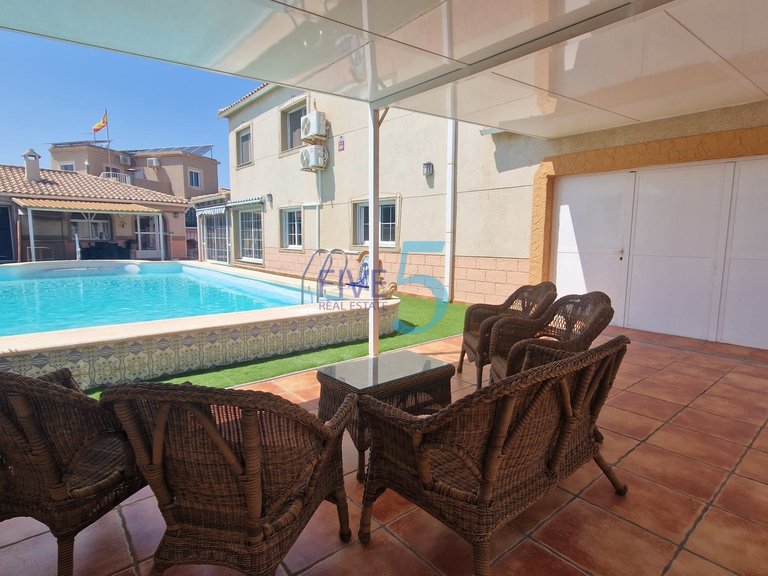 Villa for Sale in Alicante, Valencia 46