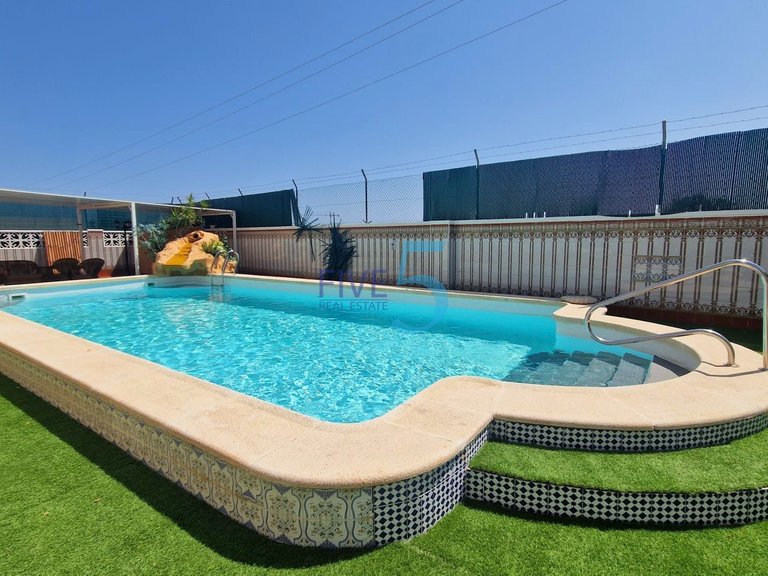 Villa for Sale in Alicante, Valencia 42
