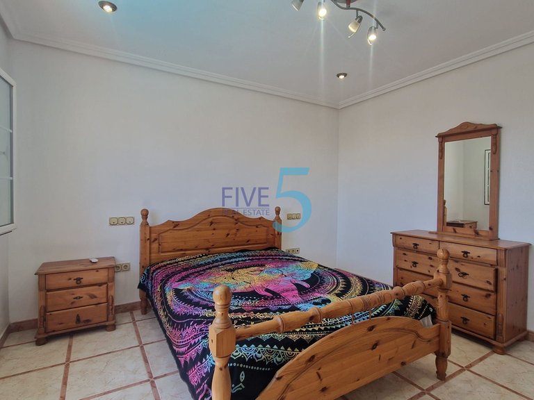 Villa for Sale in Alicante, Valencia 30