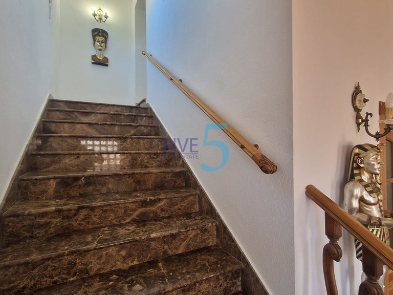 Villa for Sale in Alicante, Valencia 10