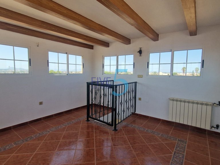 Villa for Sale in Alicante, Valencia 23