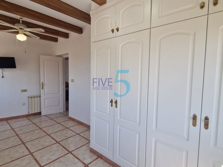 Villa for Sale in Alicante, Valencia 33