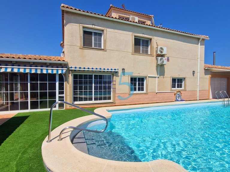 Villa for Sale in Alicante, Valencia 43